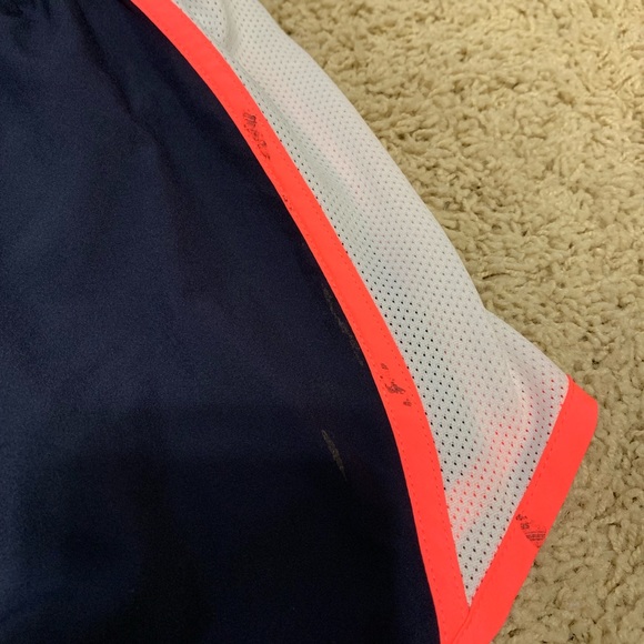 Under Armor athletic shorts - Picture 3 of 3